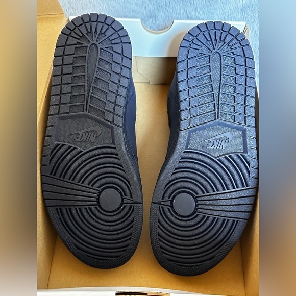 Jordan 1 High Zip Sneakers - Picture 7 of 8